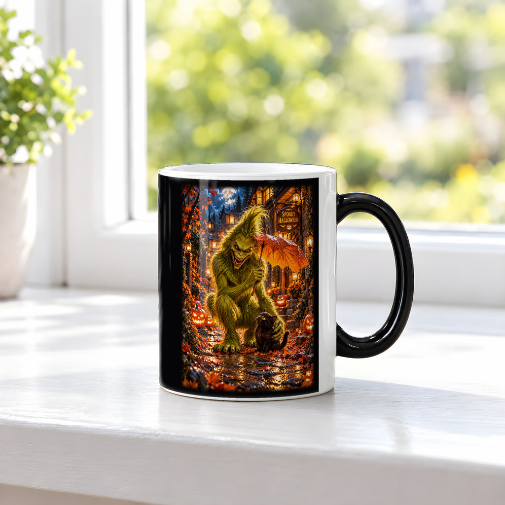 Das Blätterdach – Halloween-Monster und Katze unter einem Blattschirm, Black Edition (Zaubertasse), auf einer Fensterbank
