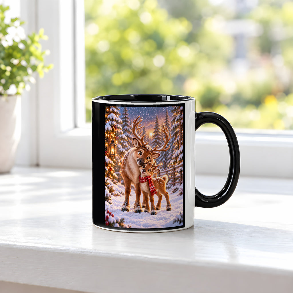 Nasenkuss im Schnee – Rentiertasse. Beidseitige Motivansicht. 3 FENSTER. Innen schwarz.
