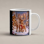 Nasenkuss im Schnee – Rentiertasse. Beidseitige Motivansicht. 1 STUDIO. Weiß.