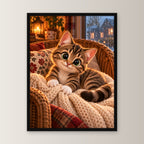 Kleines Kuschelglück – Gerahmtes Katzenbild – Frontalansicht im schwarzen Holzrahmen, ohne Passepartout; M 30×40, L 45×60 und XL 60×80 cm.
