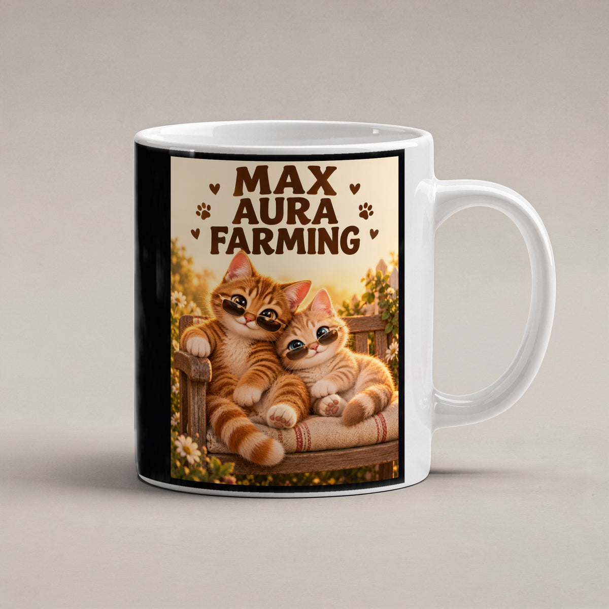 Zwei coole Samtpfoten – Katzentasse mit Spruch. Spruch: MAX AURA FARMING Beidseitige Motivansicht. 1 STUDIO. Weiß.