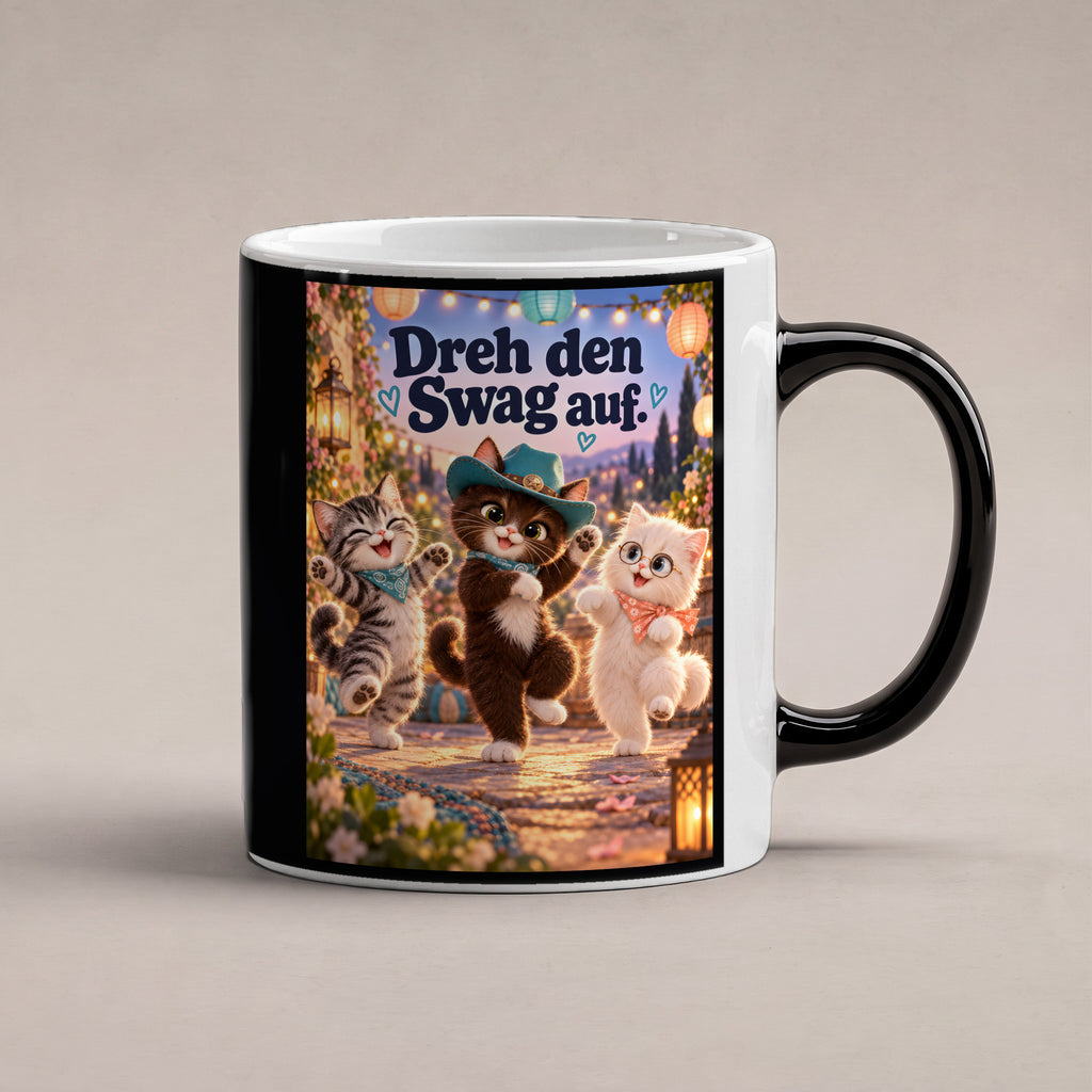 Kleine Tanzcrew – Katzentasse mit Spruch. Spruch: Dreh den Swag auf. Beidseitige Motivansicht. 1 STUDIO HEISS. Zaubertasse: Wärmeeffekt.