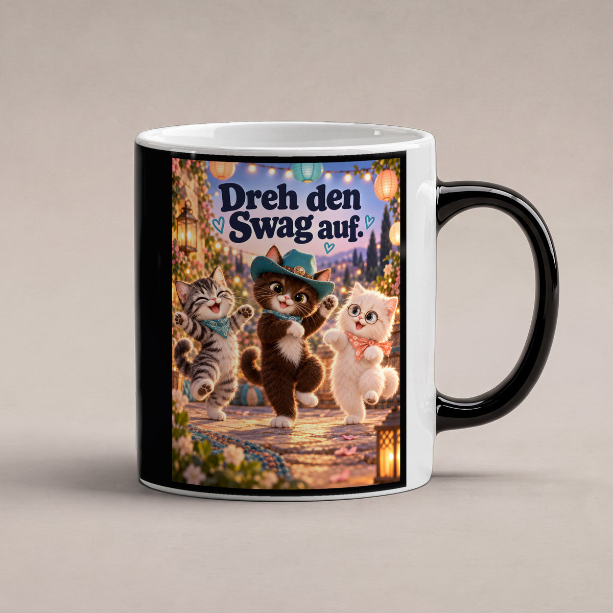 Kleine Tanzcrew – Katzentasse mit Spruch. Spruch: Dreh den Swag auf. Beidseitige Motivansicht. 1 STUDIO HEISS. Zaubertasse: Wärmeeffekt.