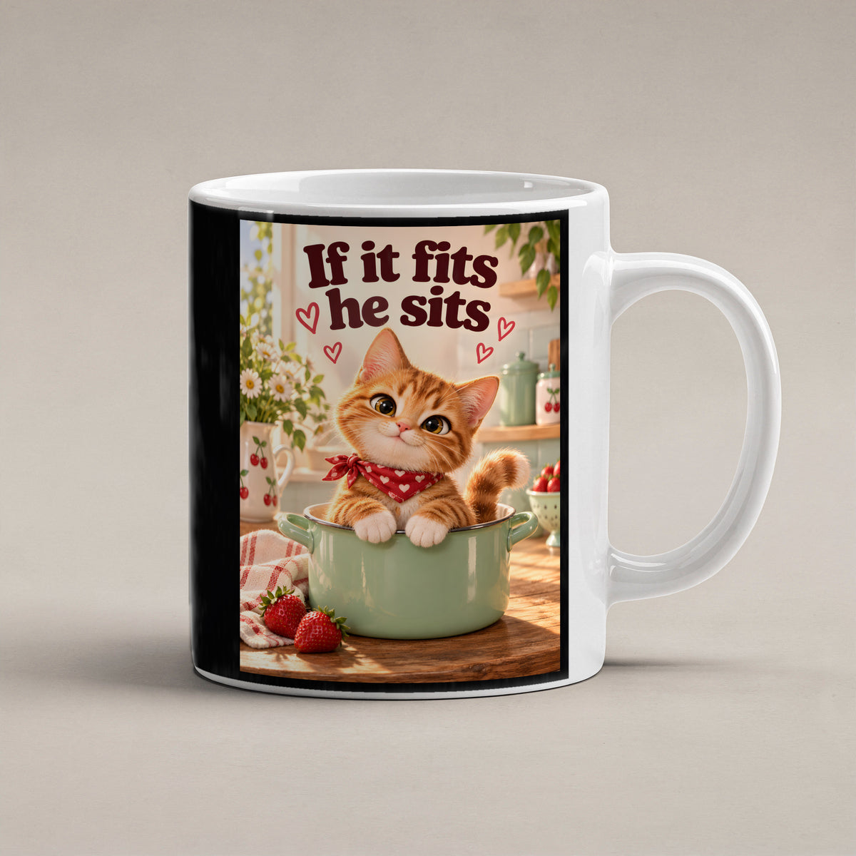 Topfbesetzer – Katzentasse mit Spruch. Spruch: If it fits he sits Beidseitige Motivansicht. 1 STUDIO. Weiß.