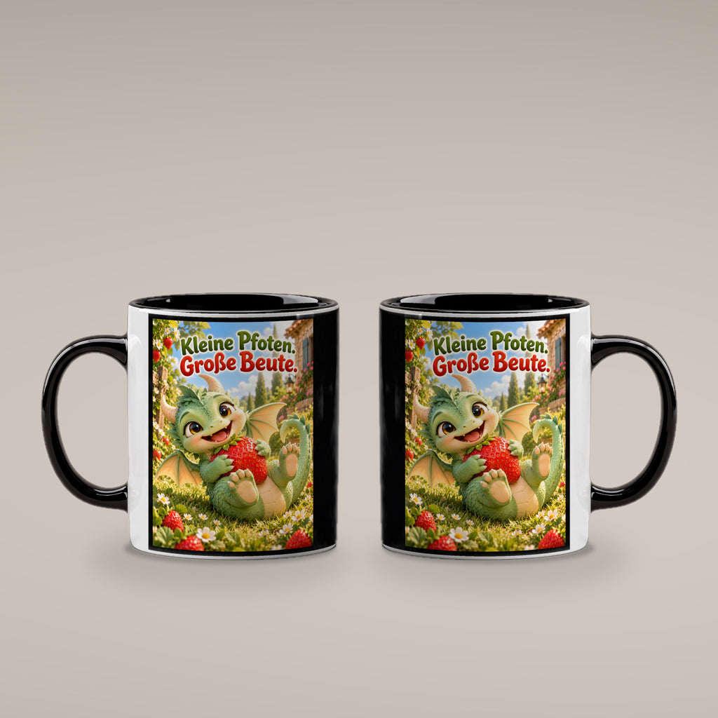 Erdbeerwächter – Drachen-Tasse. Spruch: Kleine Pfoten. Große Beute. Innen schwarz. 4 BEIDE SEITEN.