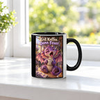 Morgenmuffel – Drachen-Tasse. Spruch: Erst Kaffee. Dann Feuer. Innen schwarz. 3 FENSTER.