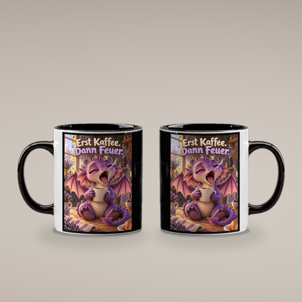 Morgenmuffel – Drachen-Tasse. Spruch: Erst Kaffee. Dann Feuer. Innen schwarz. 4 BEIDE SEITEN.
