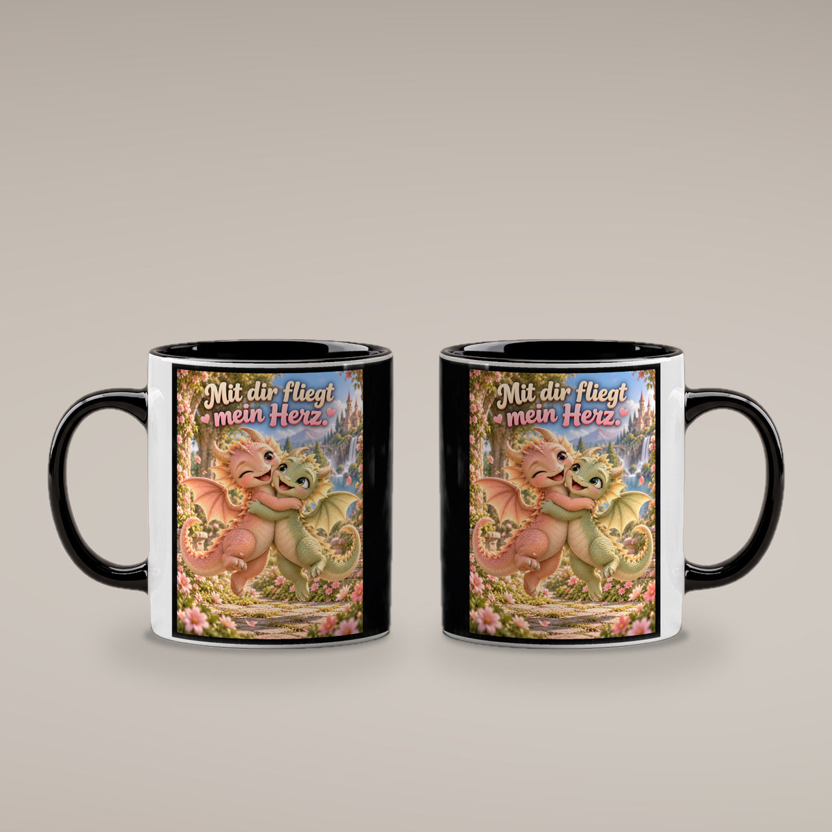 Drachenliebe – Drachen-Tasse. Spruch: Mit dir fliegt mein Herz. Innen schwarz. 4 BEIDE SEITEN.