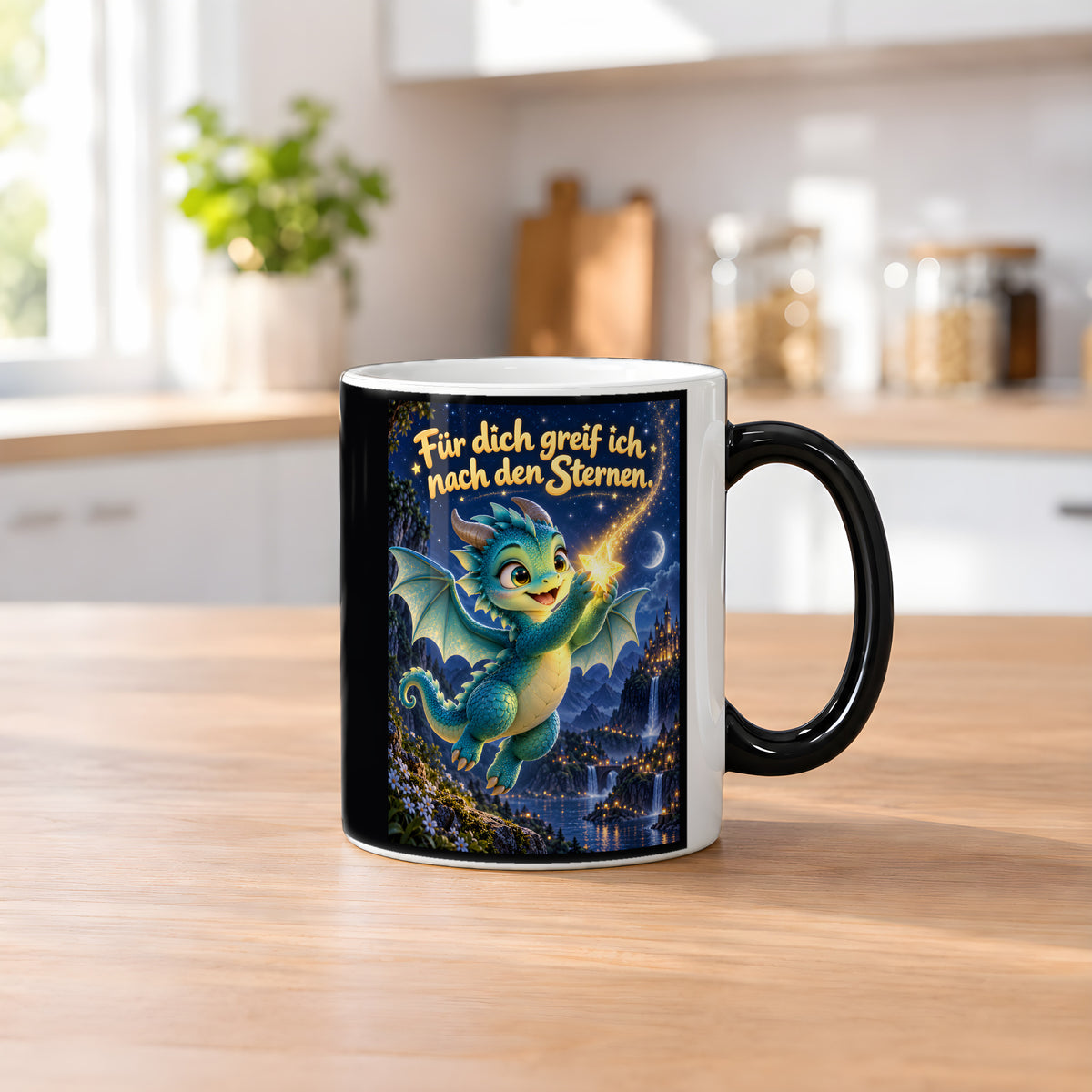Sternenhüter – Drachen-Tasse. Spruch: Für dich greif ich nach den Sternen. Black Edition mit Wärmeeffekt. 2 KUECHE HEISS.