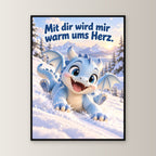 Schneedrache – Drachen-Wandbild mit Rahmen. Spruch: Mit dir wird mir warm ums Herz. 60×80 cm. Schwarzer Holzrahmen ohne Passepartout. 1 FRONTAL