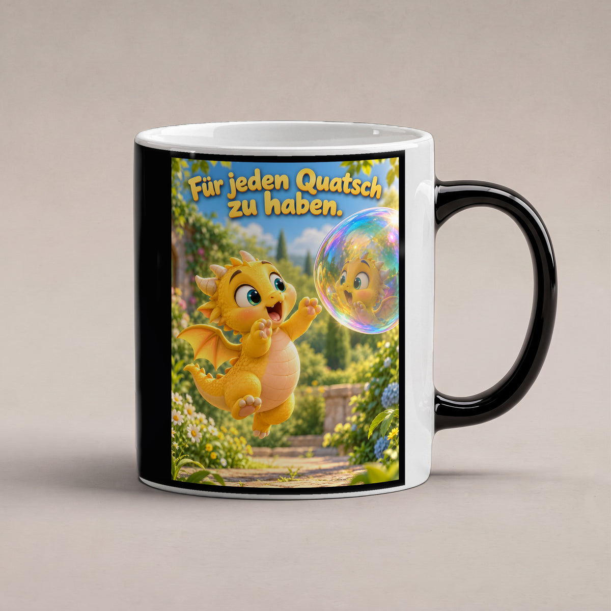 Seifenblasendrache – Drachen-Tasse. Spruch: Für jeden Quatsch zu haben. Black Edition mit Wärmeeffekt. 1 STUDIO HEISS.