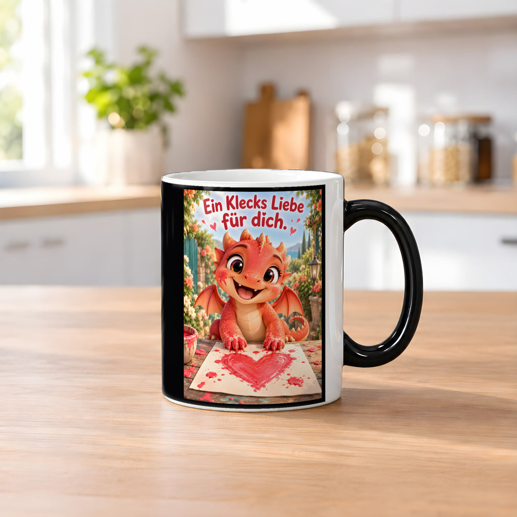 Maldrache – Drachen-Tasse. Spruch: Ein Klecks Liebe für dich. Black Edition mit Wärmeeffekt. 2 KUECHE HEISS.