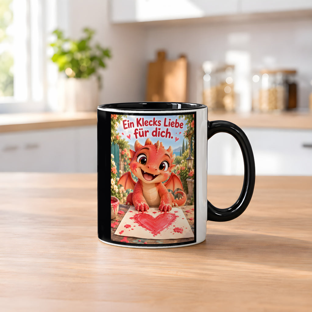Maldrache – Drachen-Tasse. Spruch: Ein Klecks Liebe für dich. Innen schwarz. 2 KUECHE.