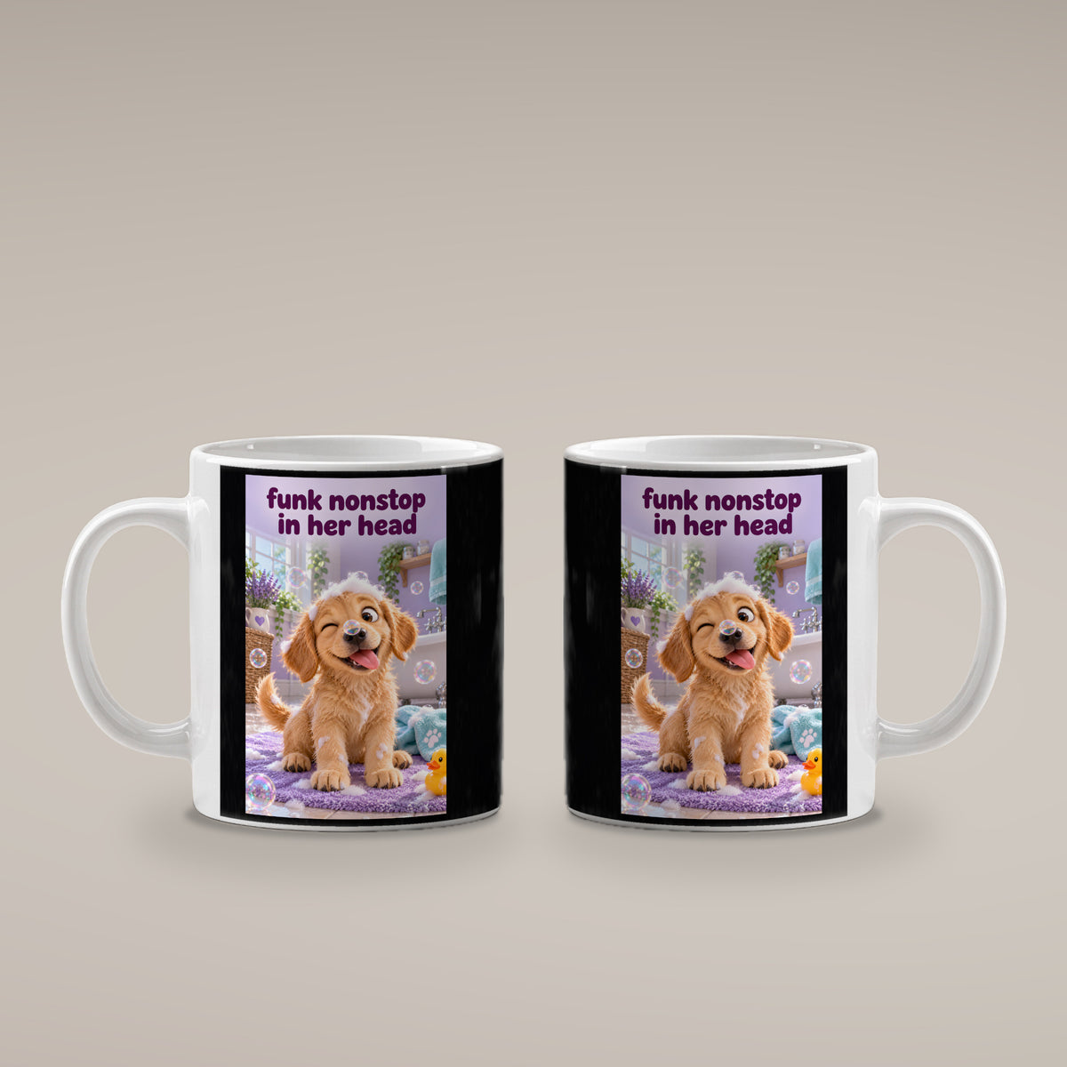 Ein goldenes Hündchen zwinkert im Badezimmer mit Schaum auf dem Kopf und einer Seifenblase vor der Nase. Spruch: funk nonstop in her head – weiße Tasse, beide Motivseiten.