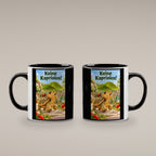 Eine kleine Schildkröte trägt ein großes Blatt als Schirm; auf ihrem Panzer sitzt ein Marienkäfer, daneben wachsen Erdbeeren. Spruch: Keine Kapriolen! – Tasse innen schwarz, beide Motivseiten.