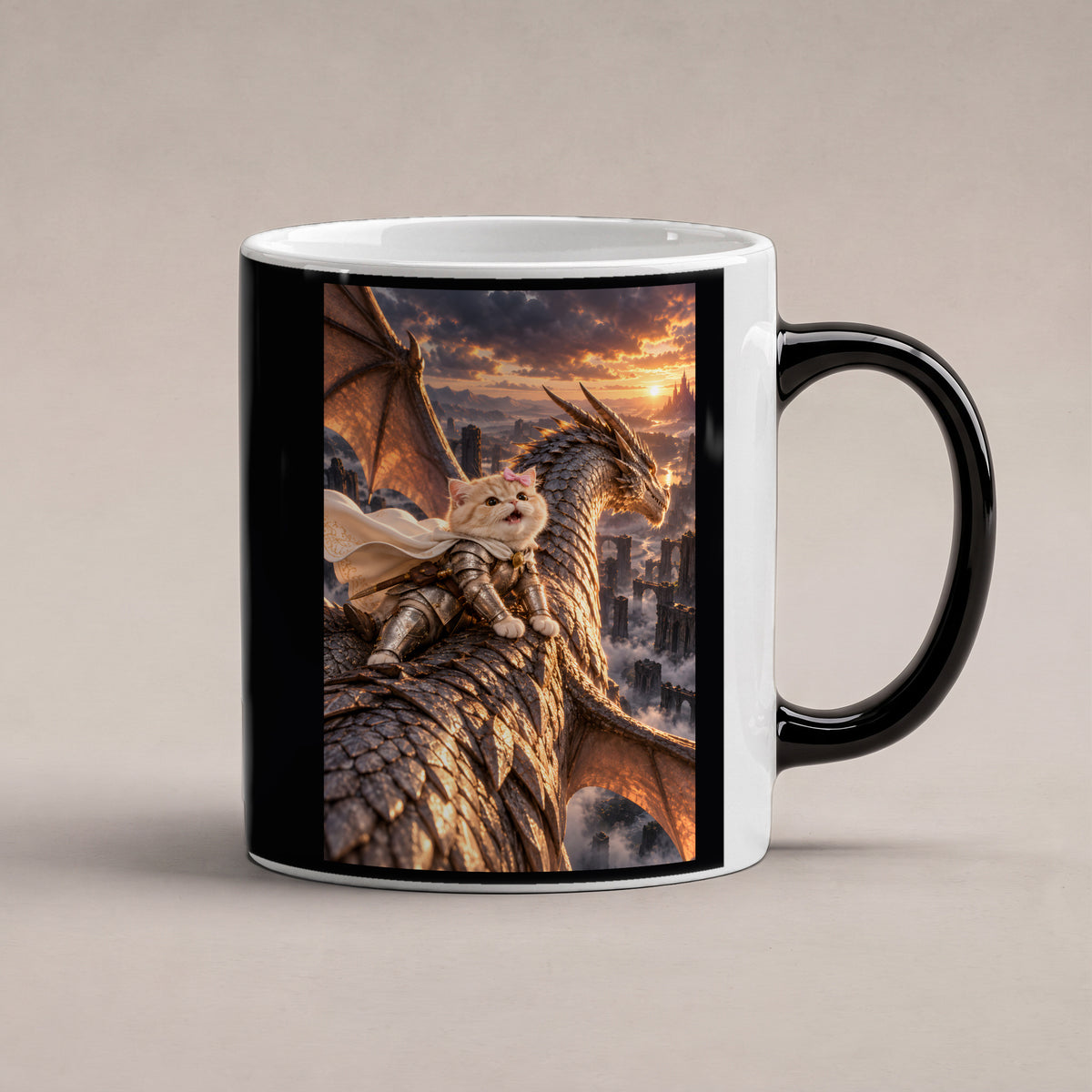 Schleifenkatze auf Drachenrücken. Katzentasse. 1 STUDIO · Zaubertasse