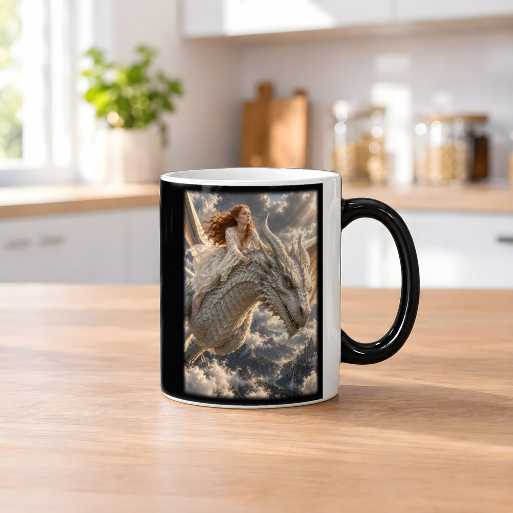 Flug des Elfenbeindrachen – Drachen-Tasse, Black Edition, Küchenszene