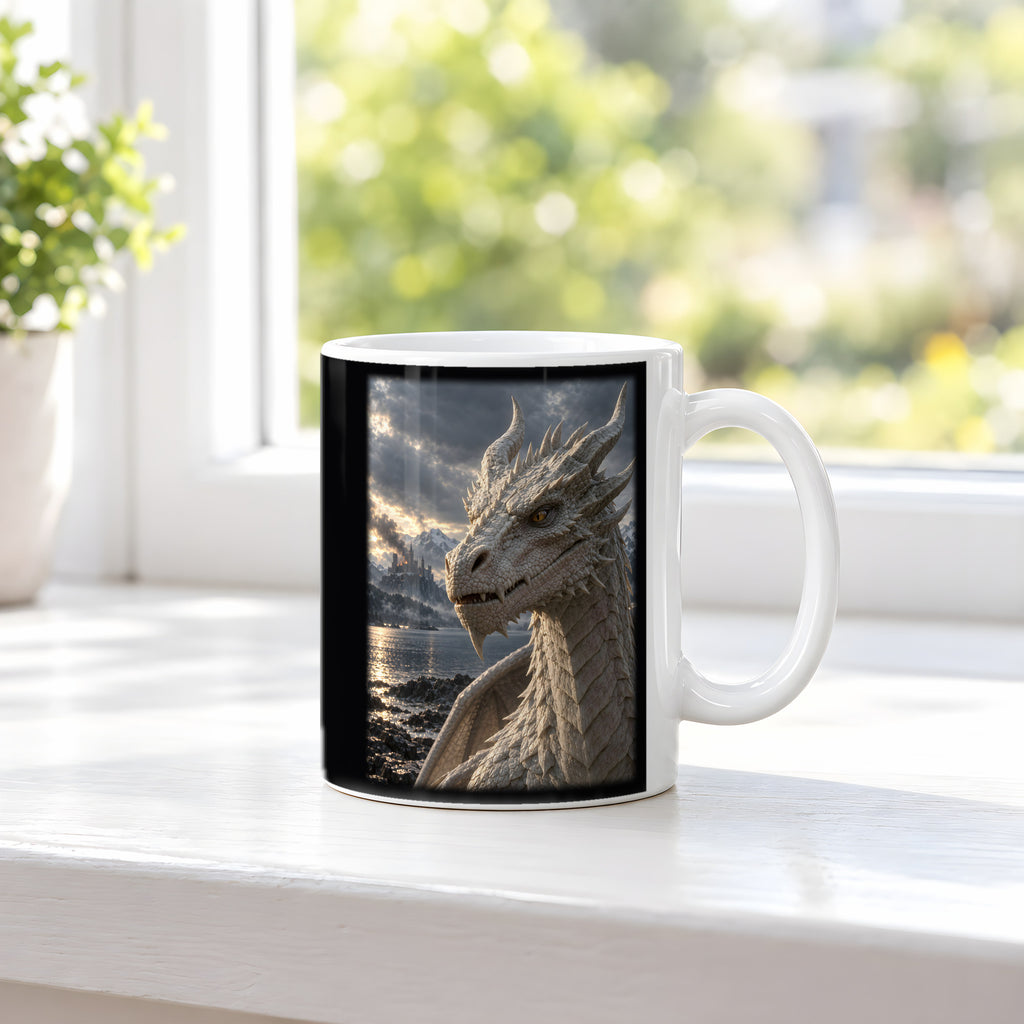 Erwachen am Bergsee – Drachen-Tasse, weiß, am Fenster