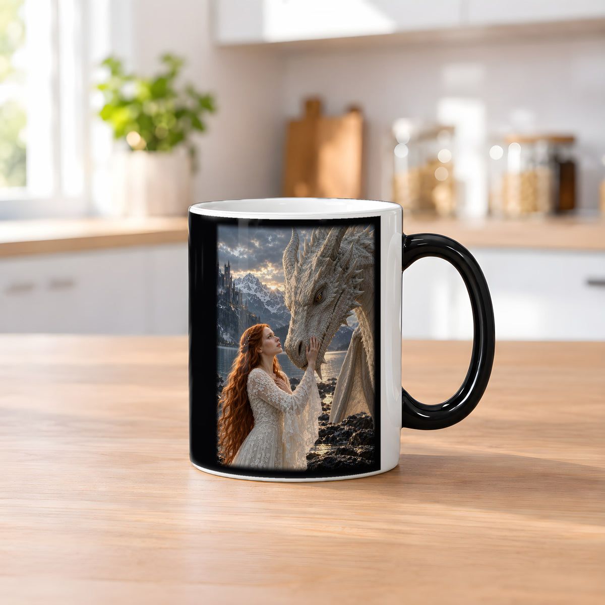 Vertrauen am Bergsee – Drachen-Tasse, Black Edition, Küchenszene