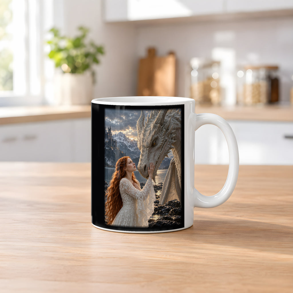 Vertrauen am Bergsee – Drachen-Tasse, weiß, Küchenszene
