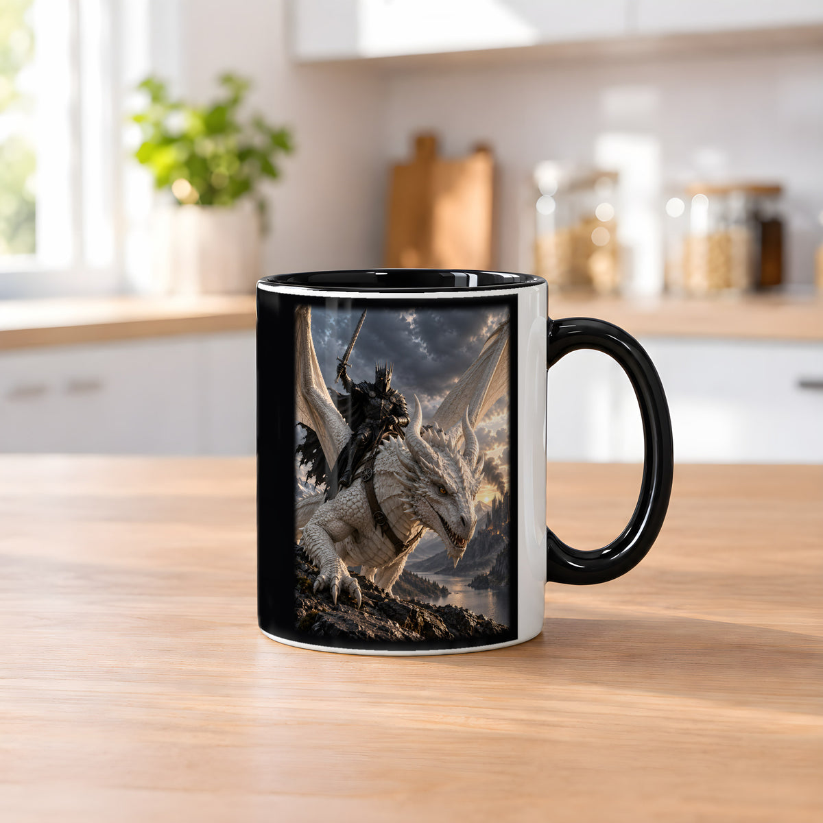 Aufbruch vom Grat – Drachen-Tasse, innen schwarz, Küchenszene