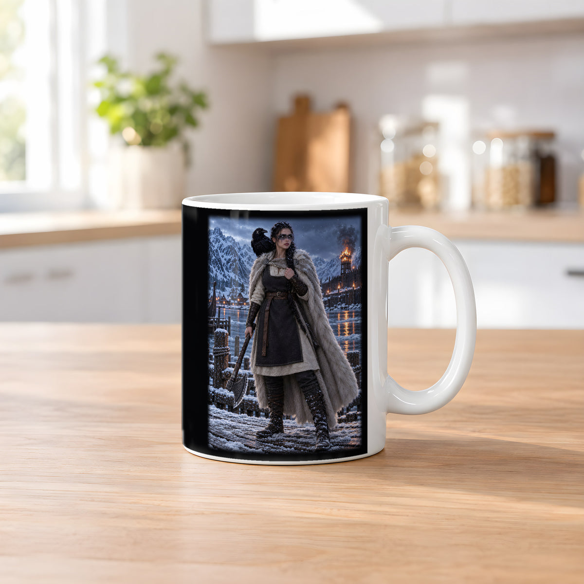 Rabenschildmaid am Fjord – Wikinger-Tasse, weiß, Küchenszene