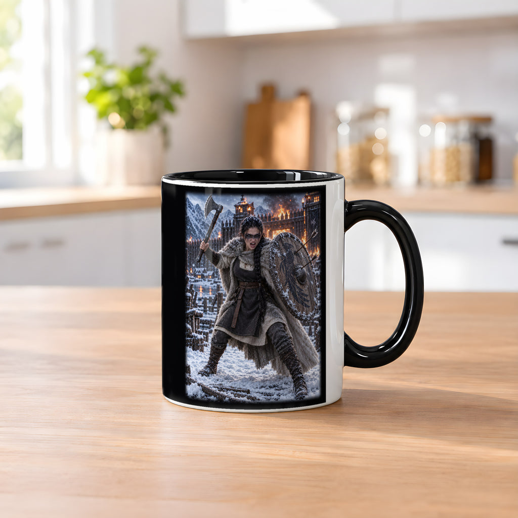 Rabenschildmaid am brennenden Tor – Wikinger-Tasse, innen schwarz, Küchenszene