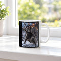 Rabenschildmaid am brennenden Tor – Wikinger-Tasse, weiß, am Fenster