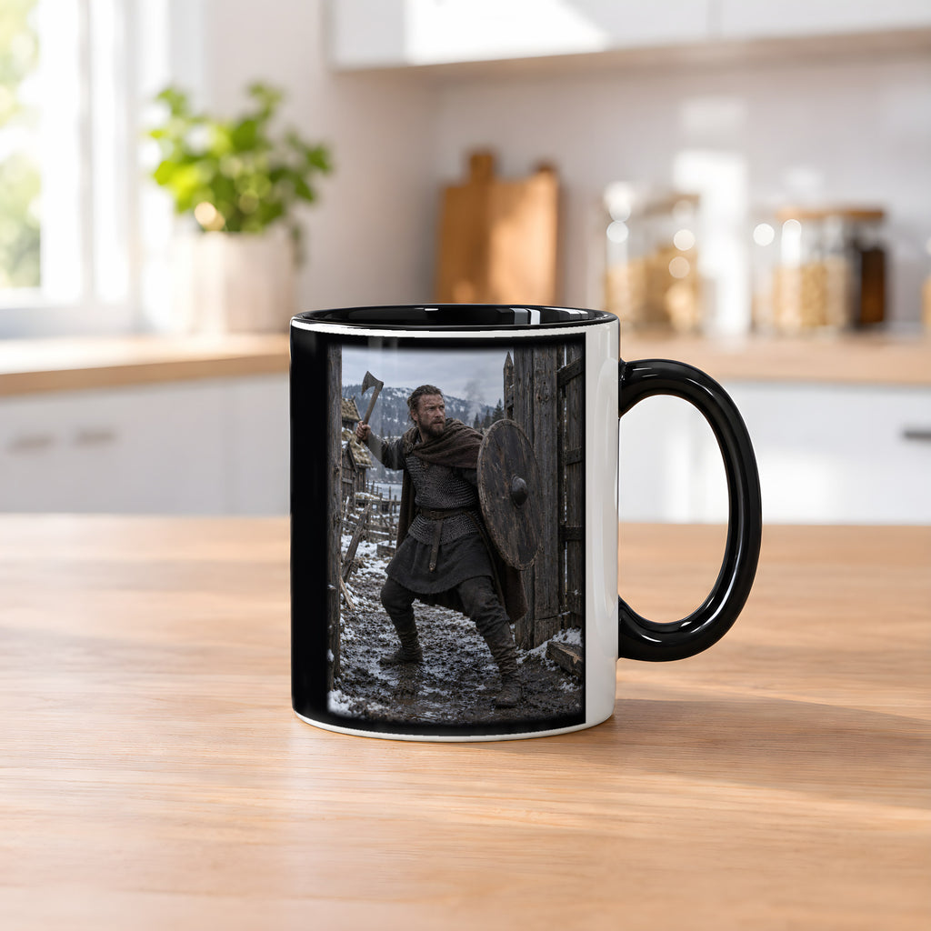 Verteidiger des Wikingertors – Wikinger-Tasse, innen schwarz, Küchenszene