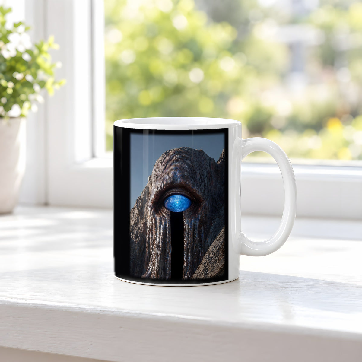 Das Auge des Berges – weiße Tasse, auf der Fensterbank