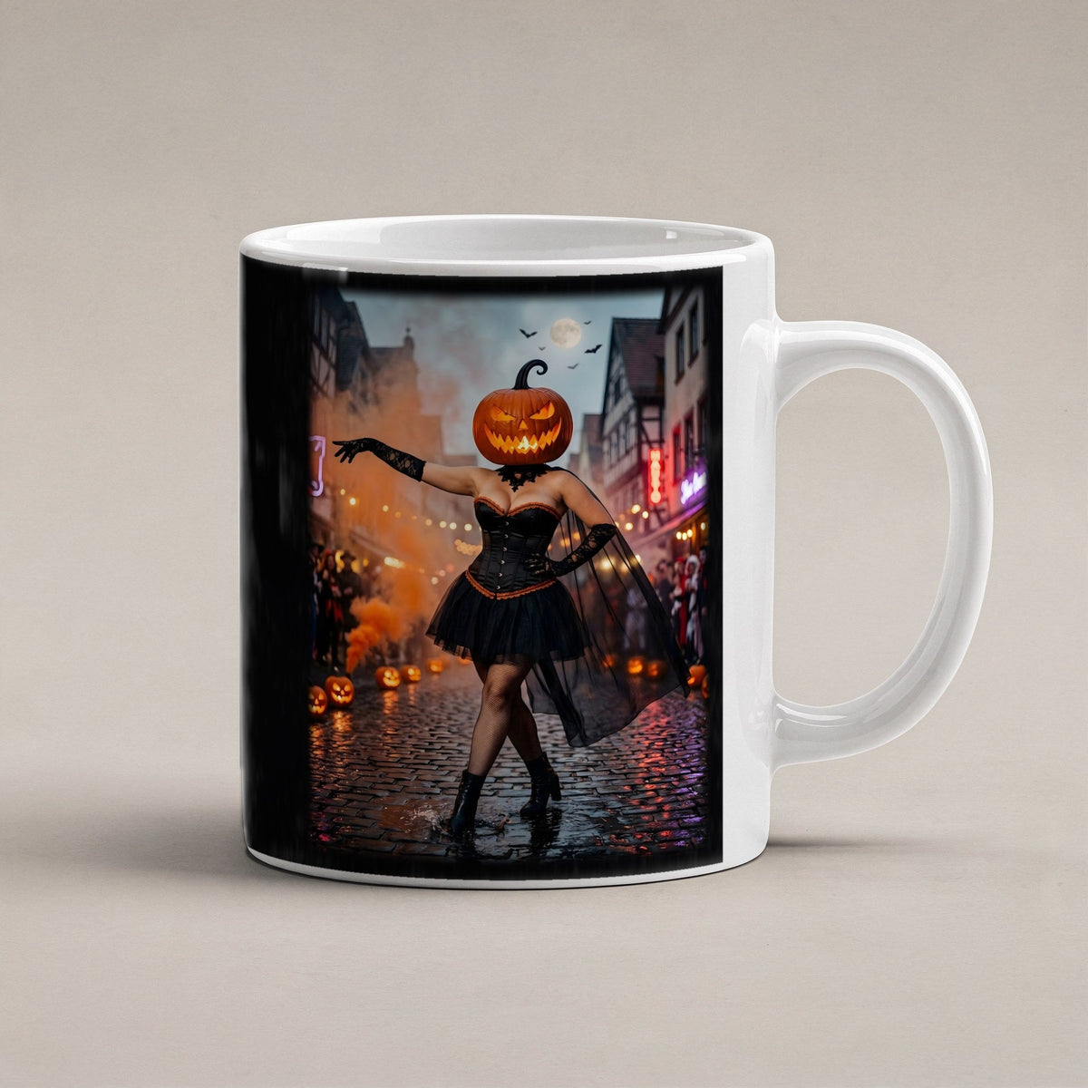 Die Altstadt-Tänzerin – weiße Tasse, freigestellt