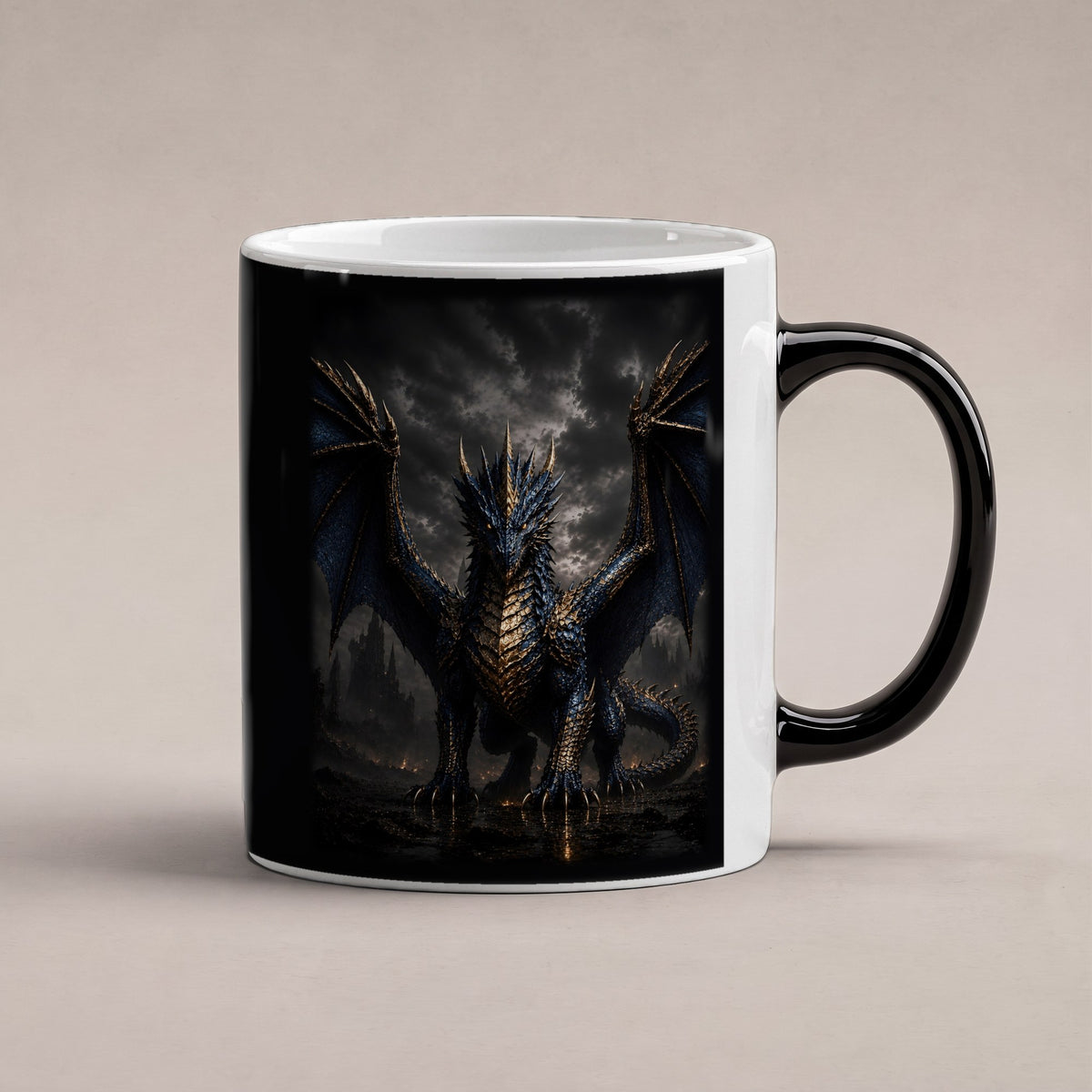 Der Azurdrache – Black Edition Zaubertasse mit Motiv (heiß), freigestellt