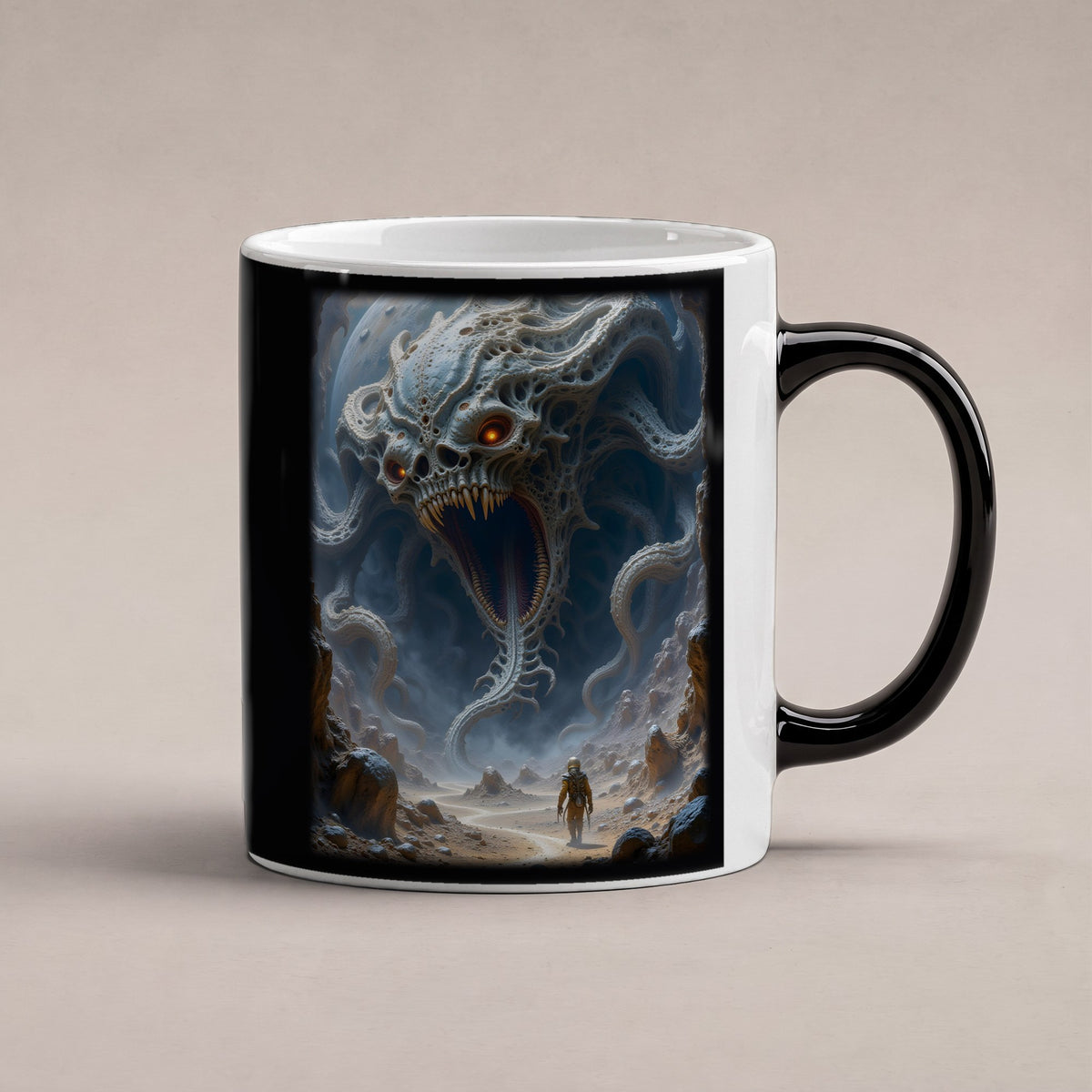 Der Behemoth – Black Edition Zaubertasse mit Motiv (heiß), freigestellt