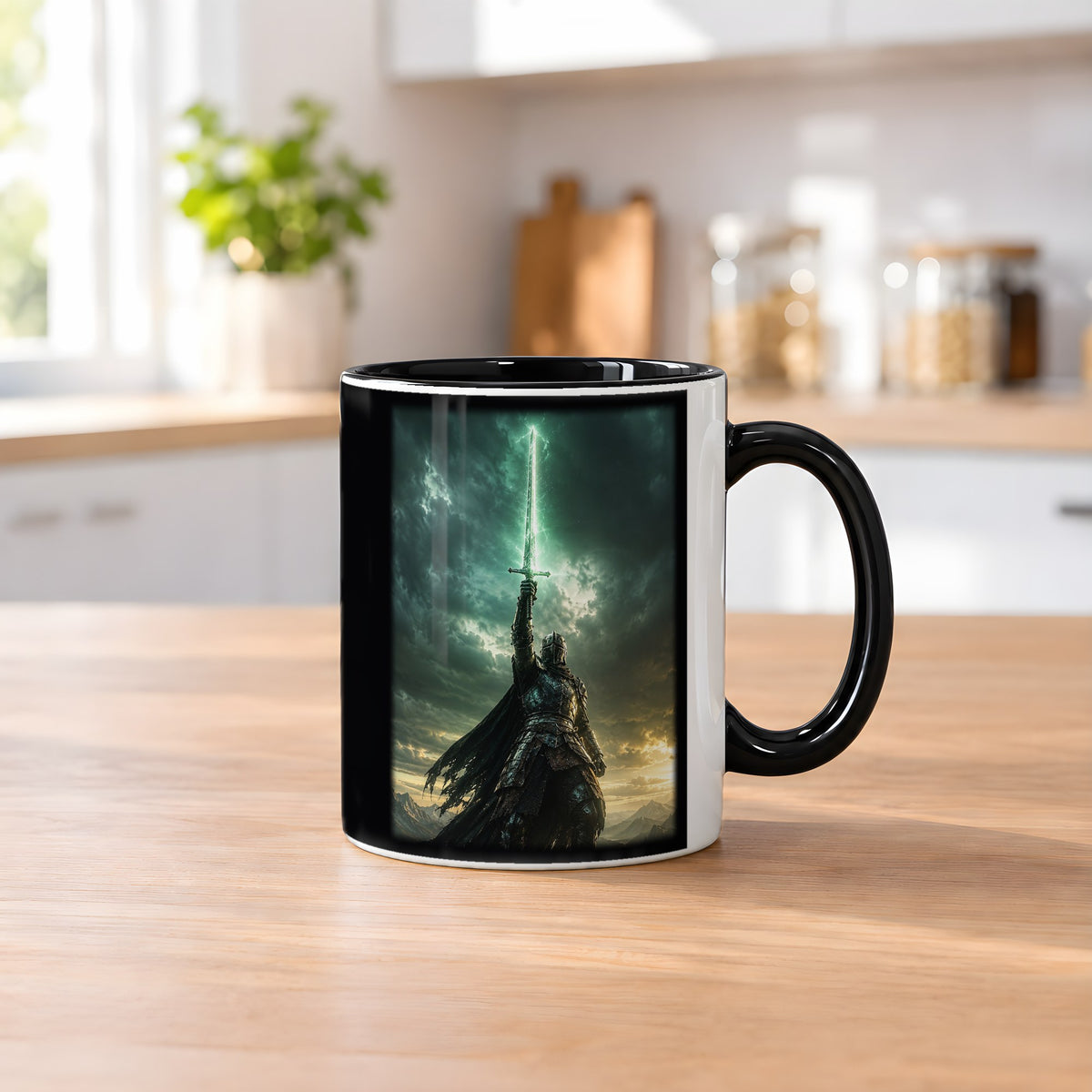 Die Geisterklinge – Tasse innen schwarz, auf dem Küchentresen