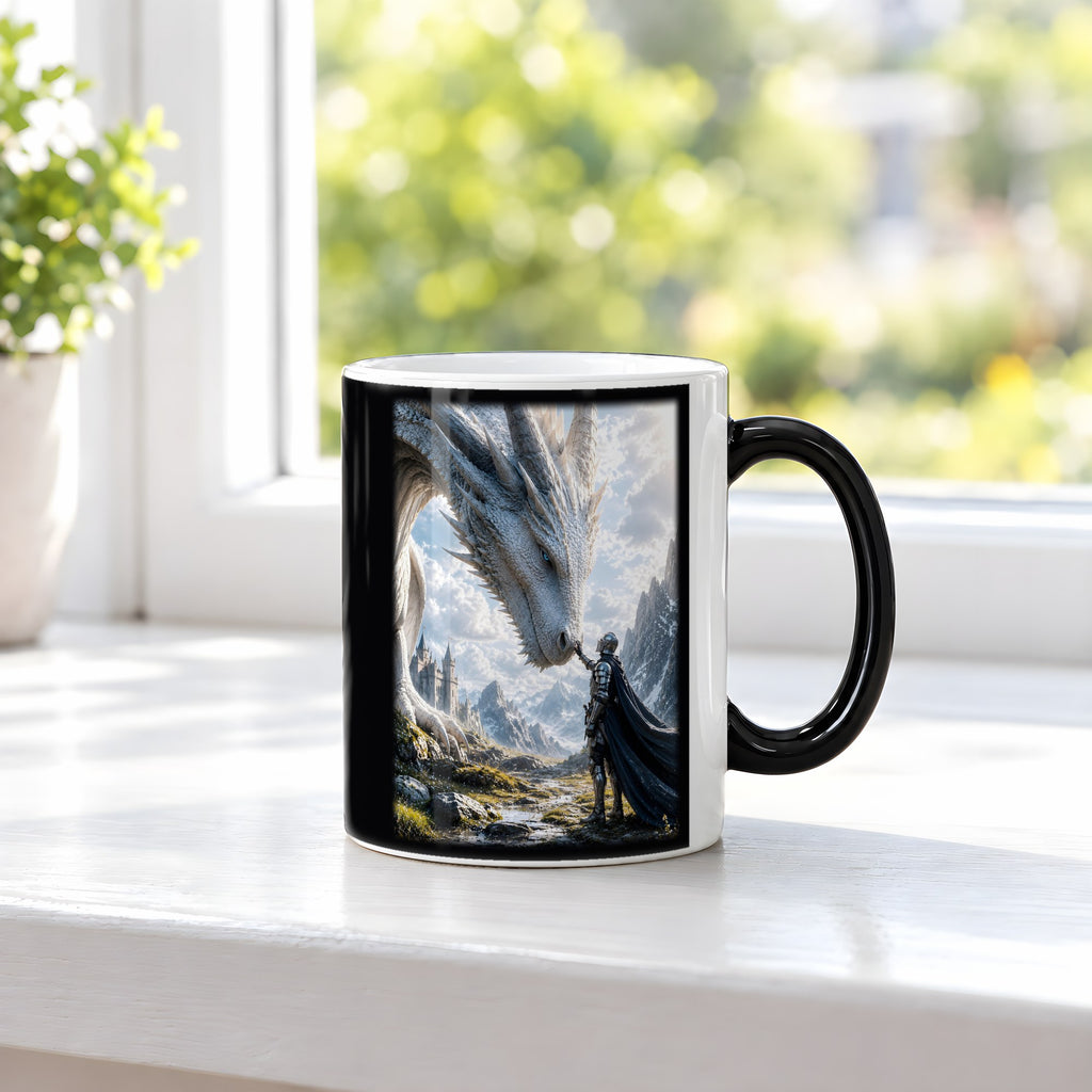 Das Vertrauen – Black Edition Zaubertasse mit Motiv (heiß), auf der Fensterbank