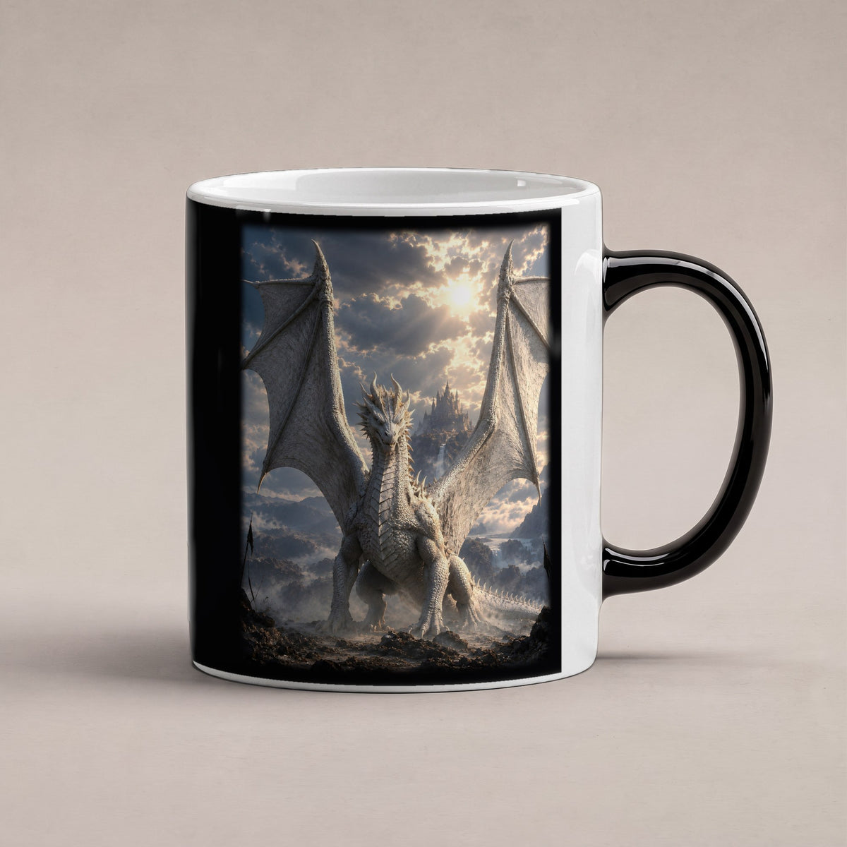 Der Elfenbeindrache – Black Edition Zaubertasse mit Motiv (heiß), freigestellt