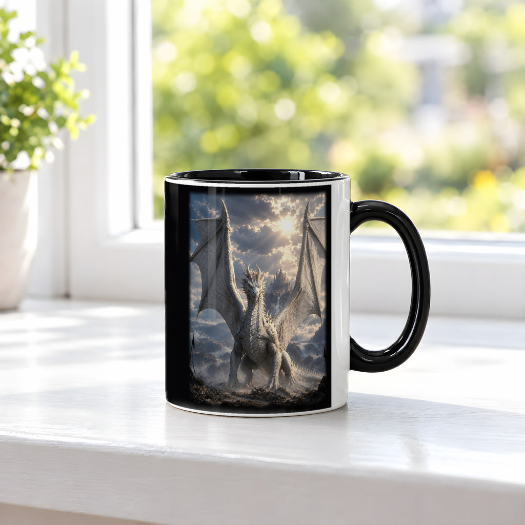 Der Elfenbeindrache – Tasse innen schwarz, auf der Fensterbank