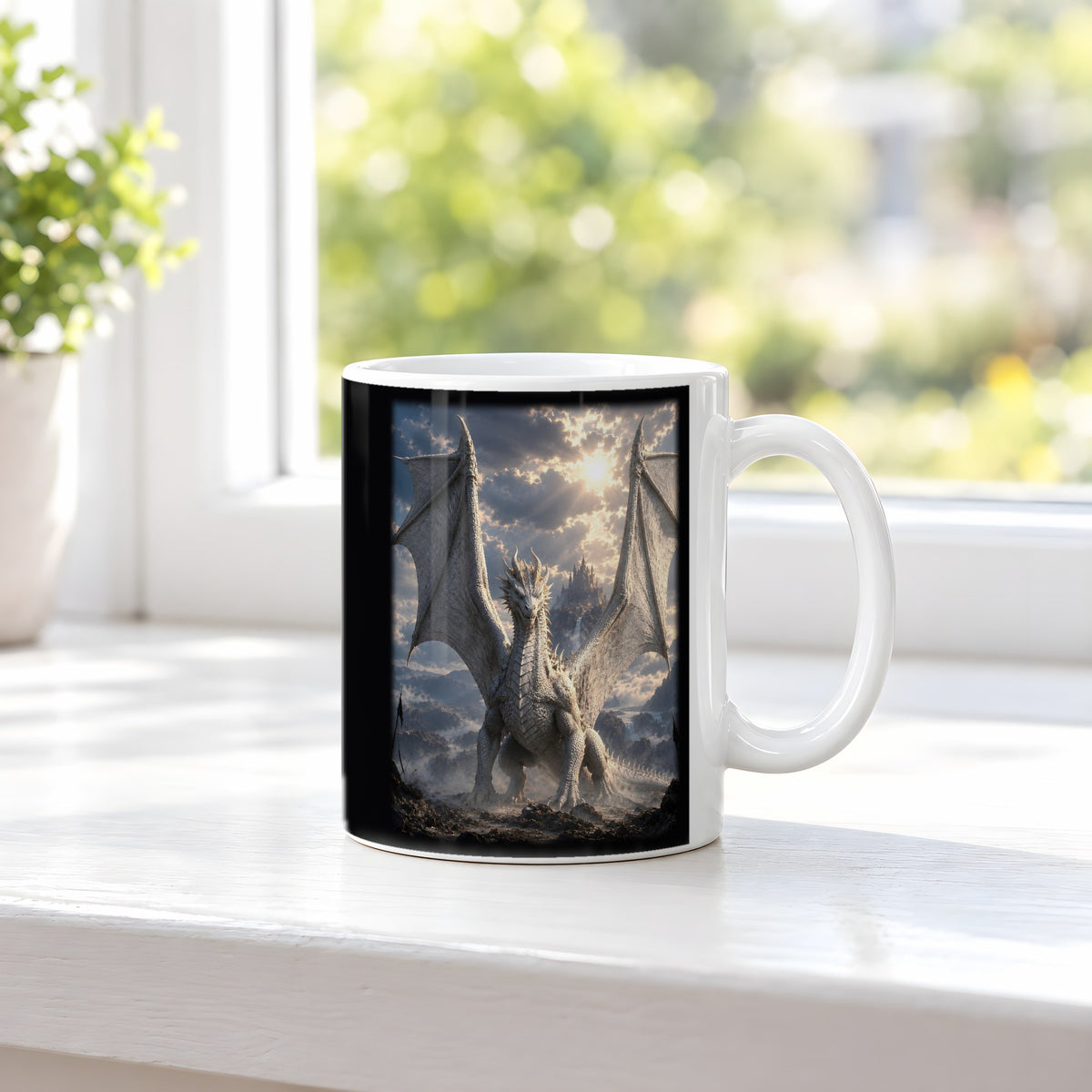 Der Elfenbeindrache – weiße Tasse, auf der Fensterbank