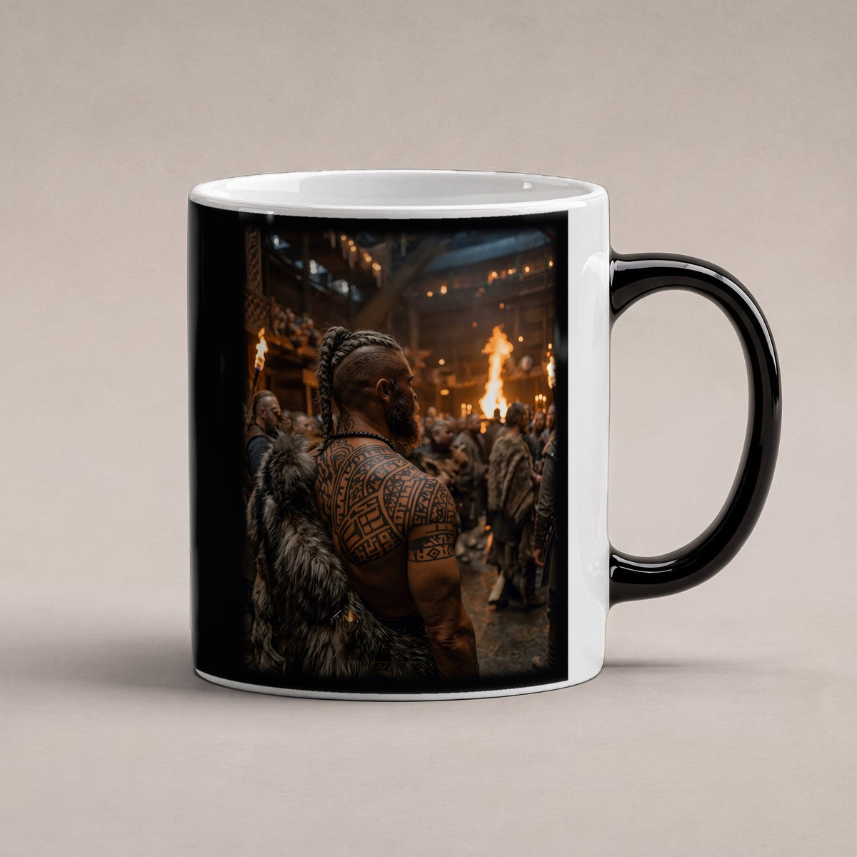 Einzug in die Halle – Black Edition Zaubertasse mit Motiv (heiß), freigestellt