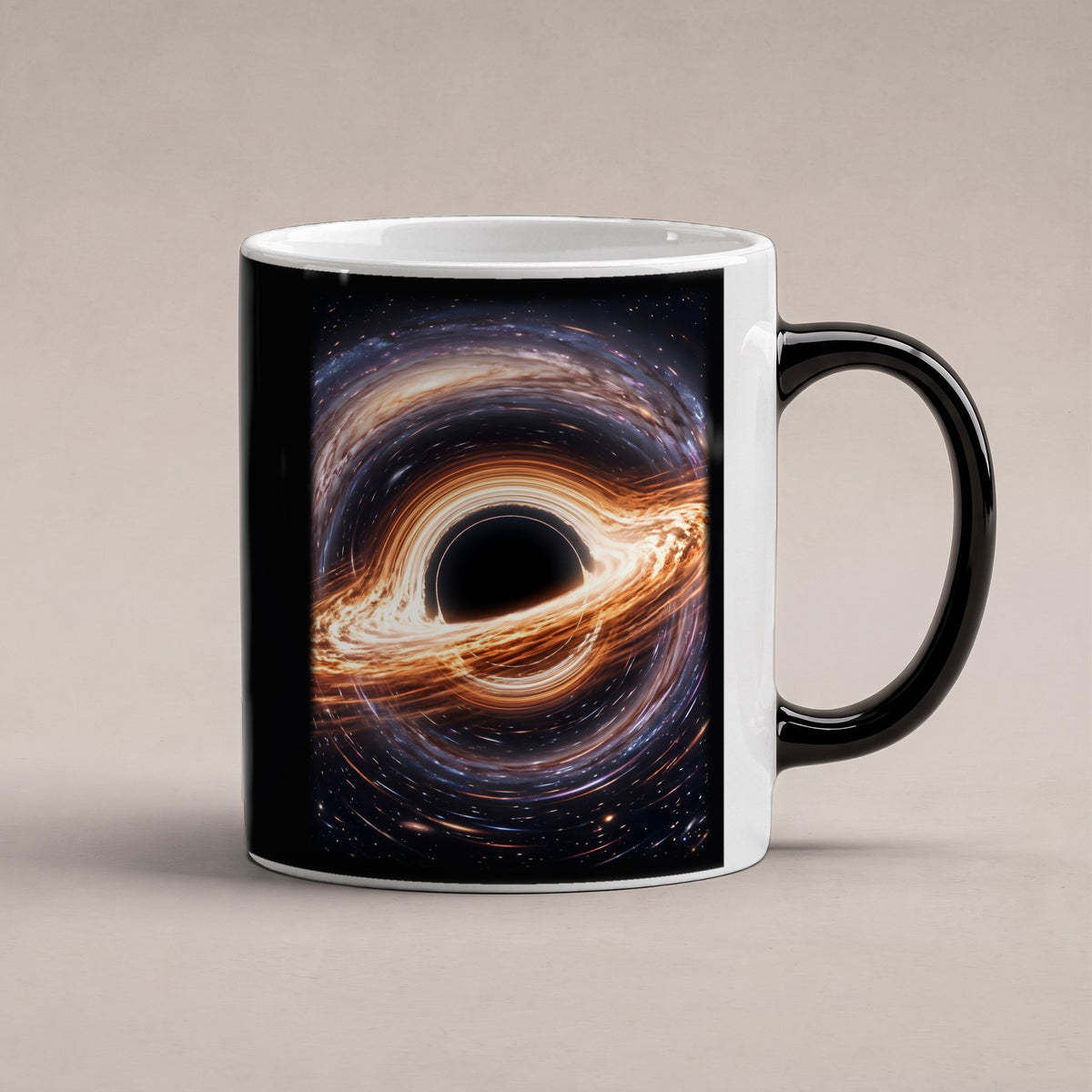 Ereignishorizont – Black Edition Zaubertasse mit Motiv (heiß), freigestellt
