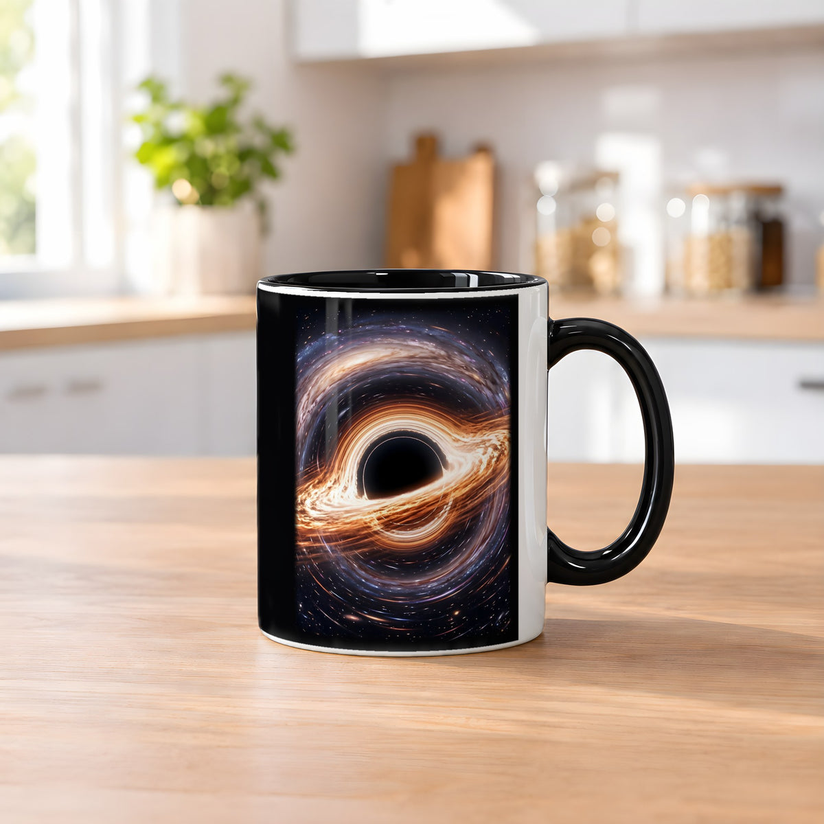 Ereignishorizont – Tasse innen schwarz, auf dem Küchentresen