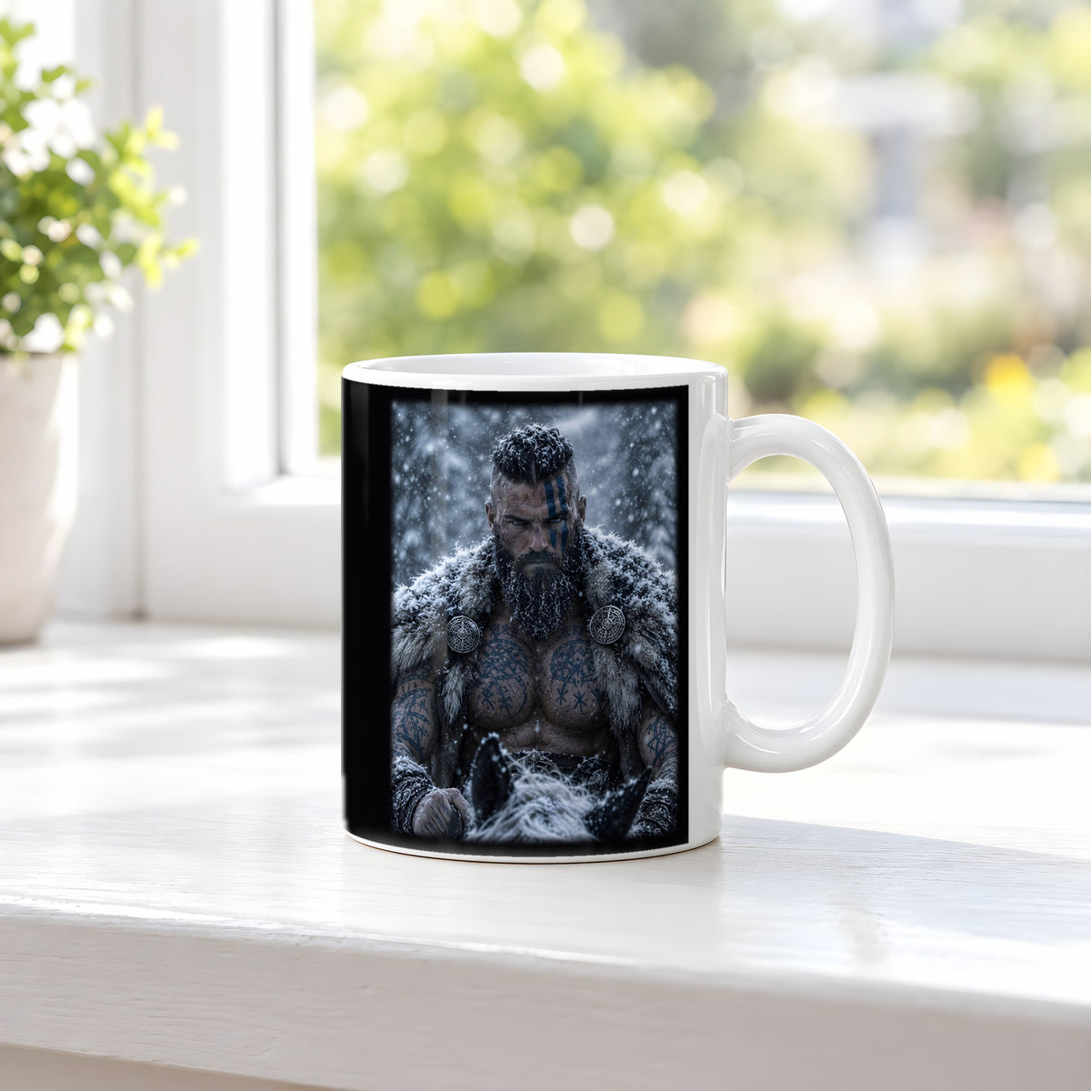 Der Eiskrieger – weiße Tasse, auf der Fensterbank