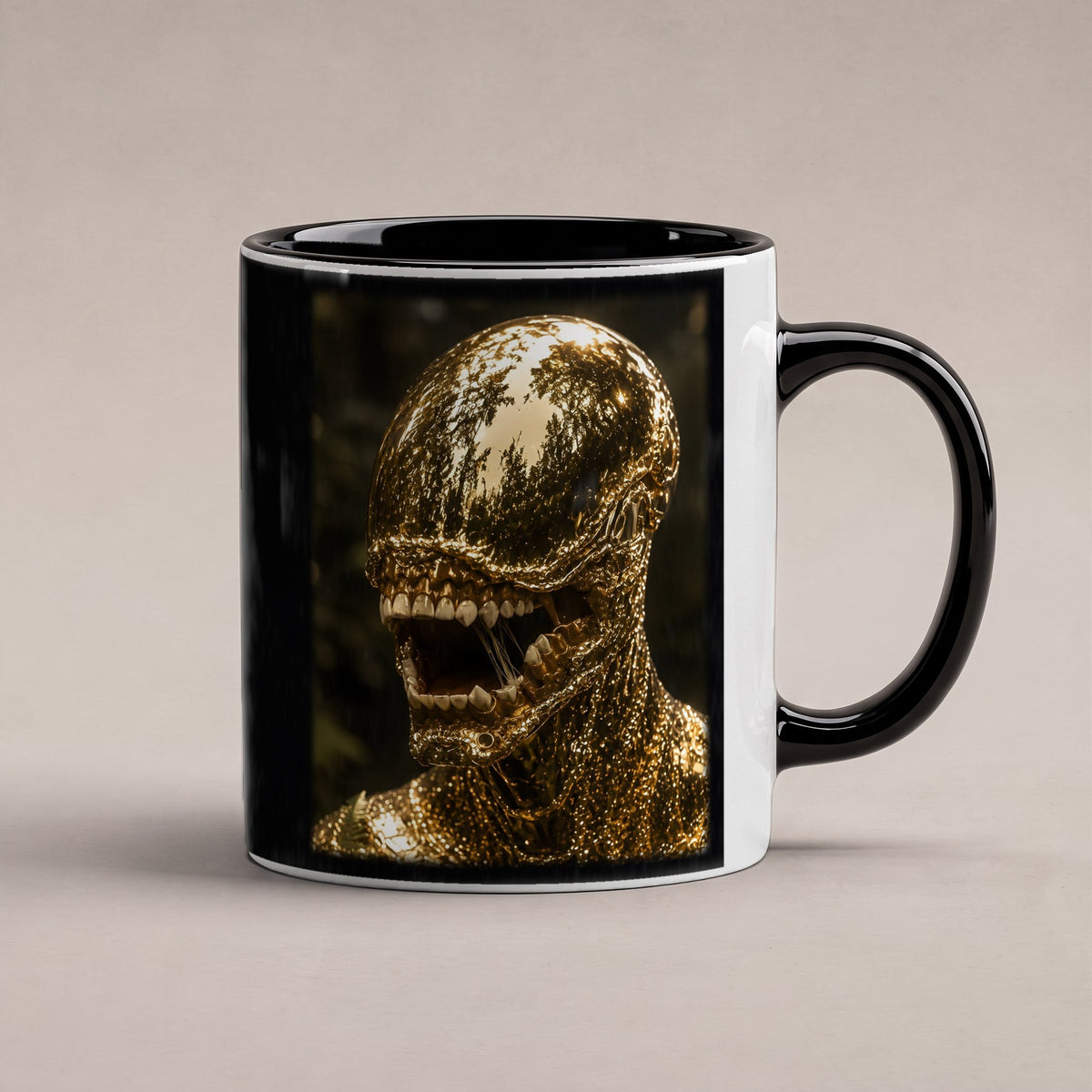 Goldbestie – Tasse innen schwarz, freigestellt