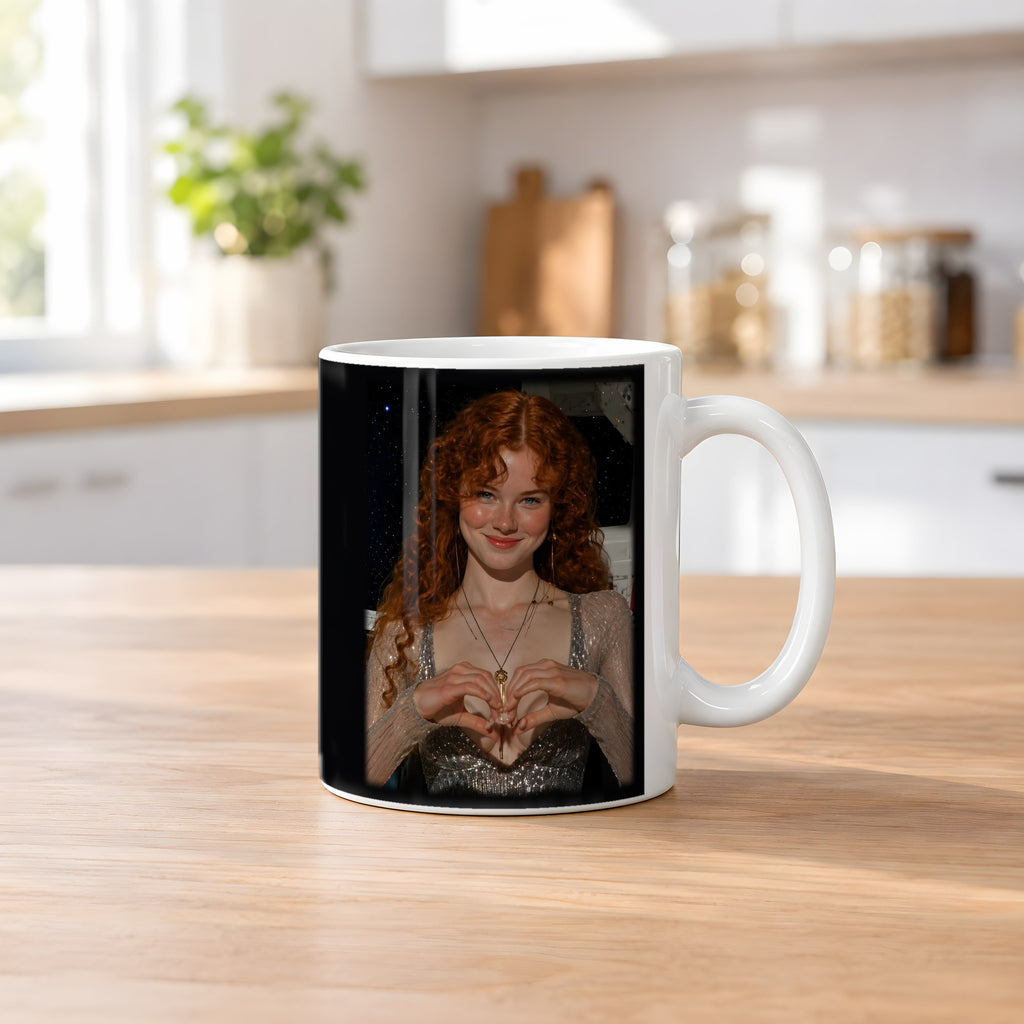 Herzschlag – weiße Tasse, auf dem Küchentresen