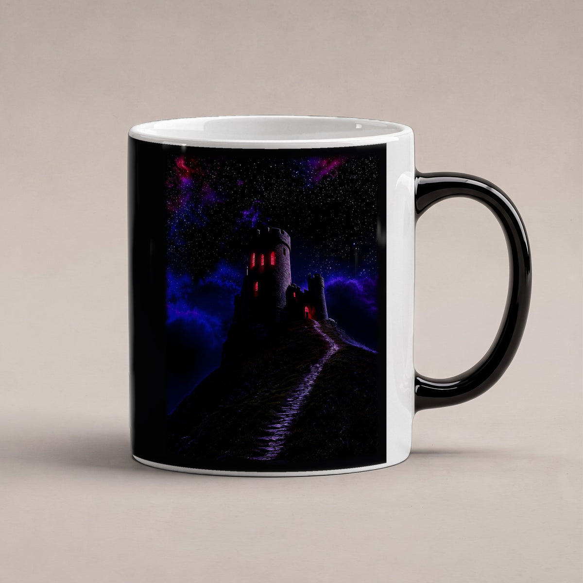 Schattenburg – Black Edition Zaubertasse mit Motiv (heiß), freigestellt