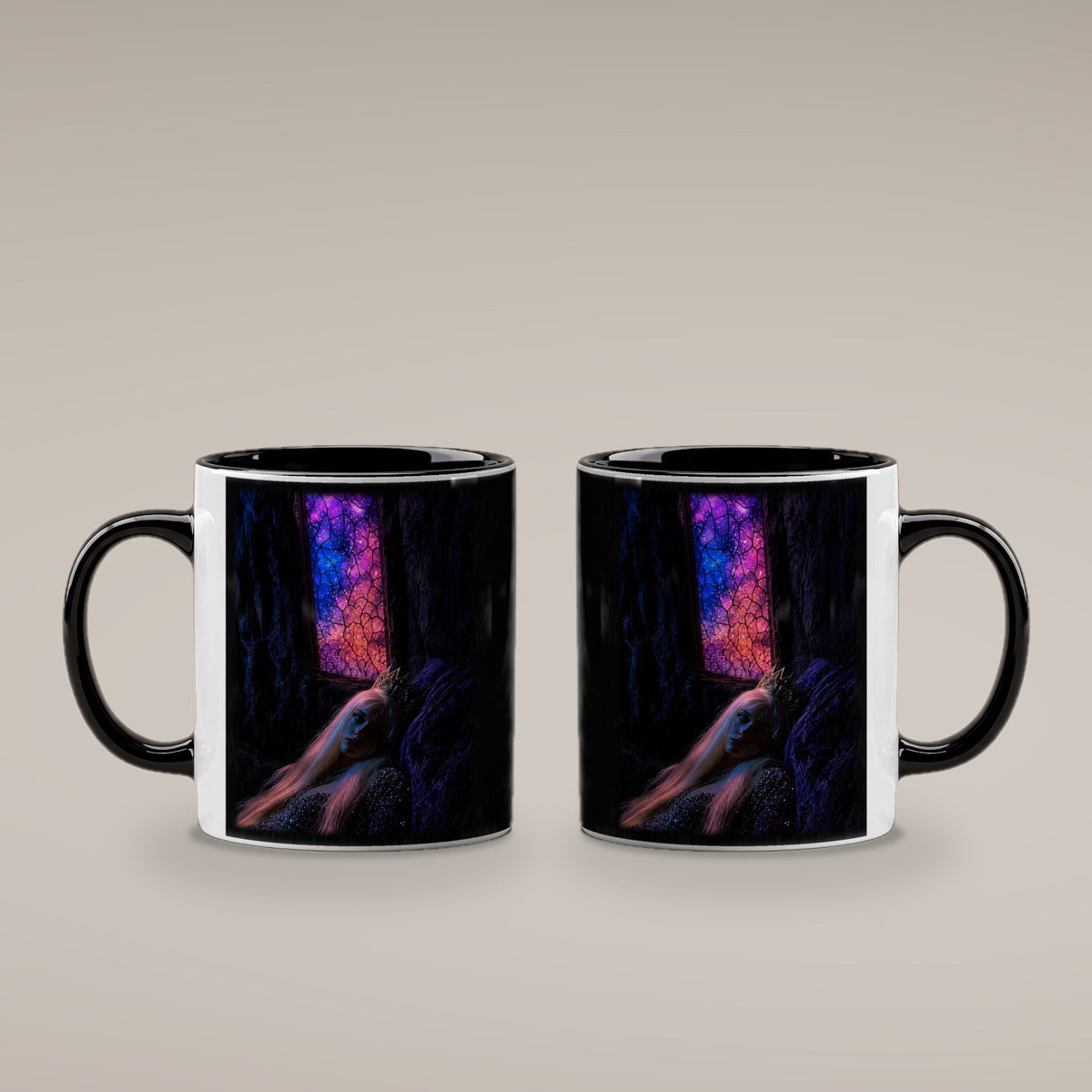 Die Kristallhöhle – Tasse innen schwarz, beide Seiten bedruckt