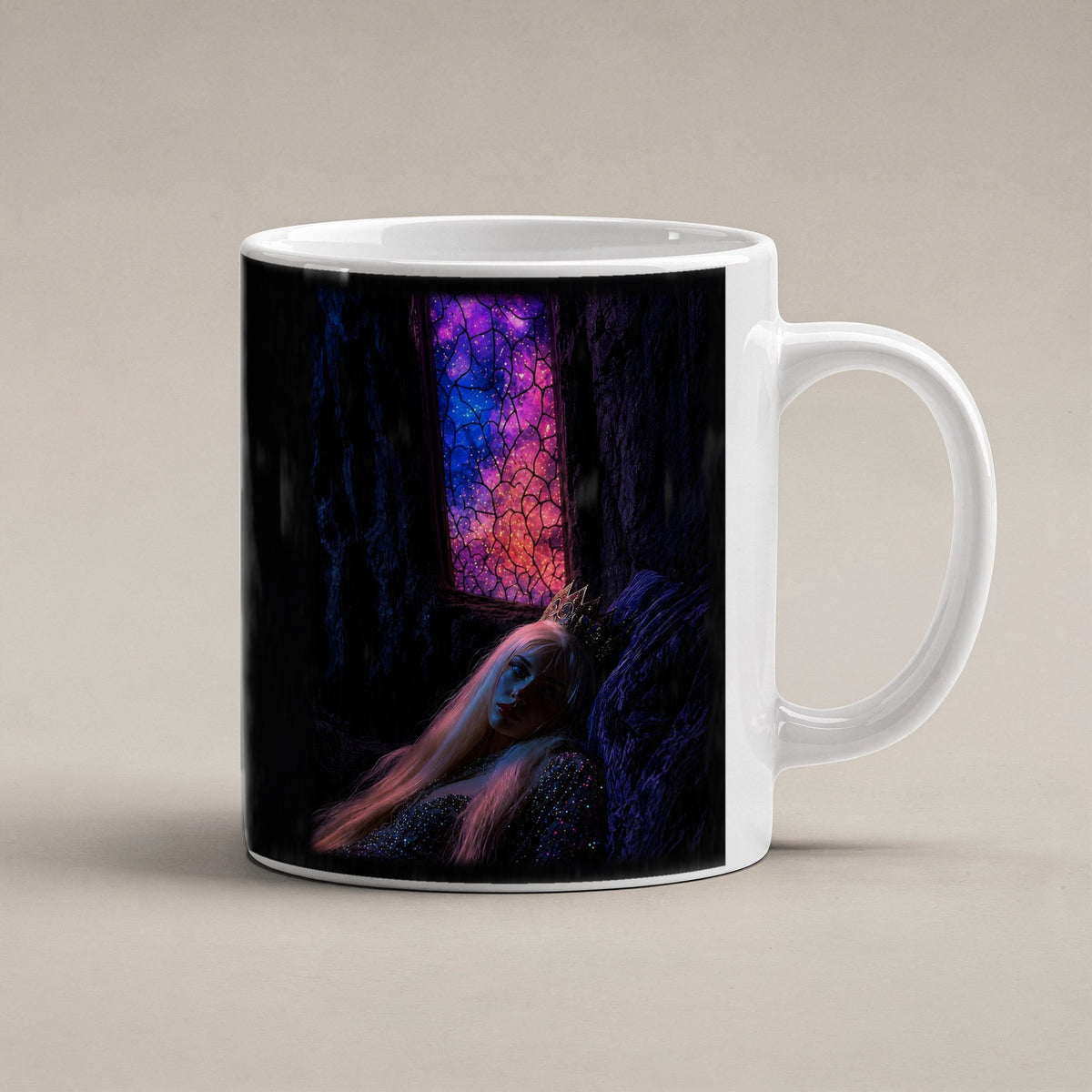 Die Kristallhöhle – weiße Tasse, freigestellt