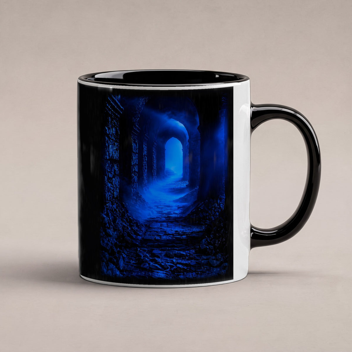 Das blaue Tor – Tasse innen schwarz, freigestellt