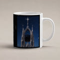 Die Sternenkathedrale – weiße Tasse, freigestellt