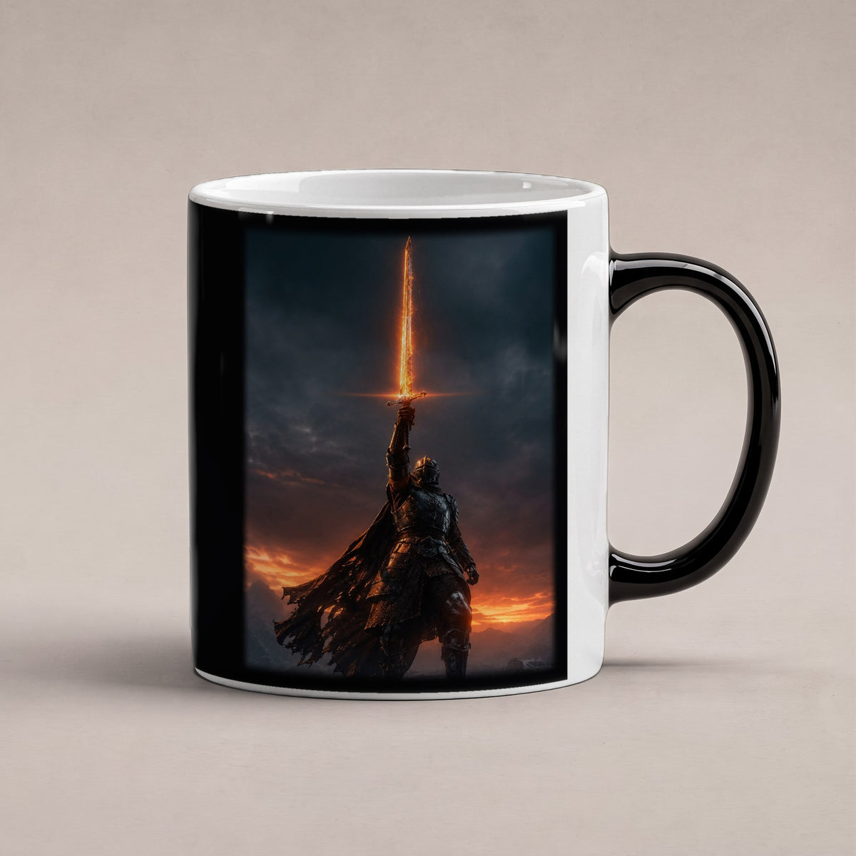 Das Flammenschwert – Black Edition Zaubertasse mit Motiv (heiß), freigestellt